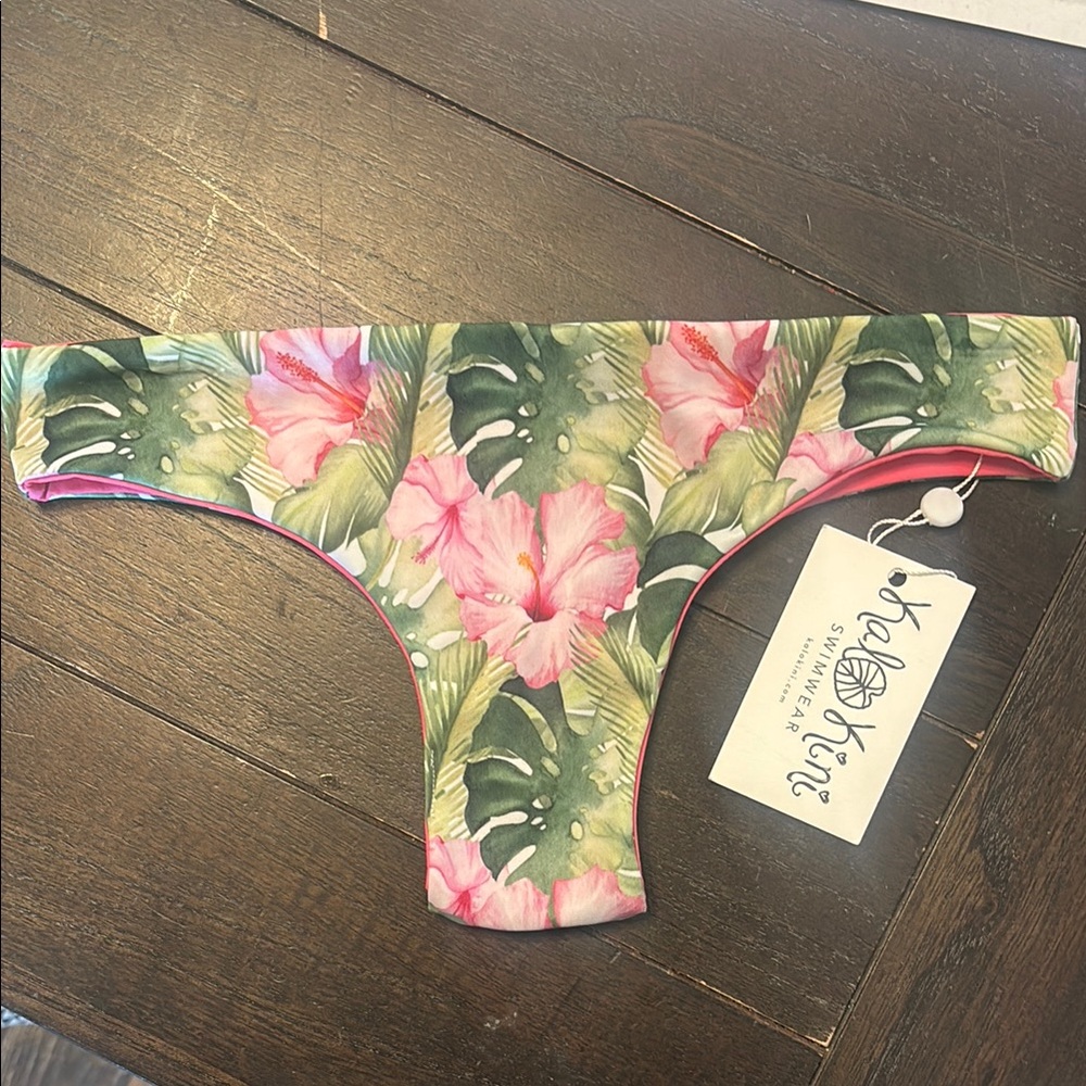 Kalokino floral print swim suit bottoms size medium